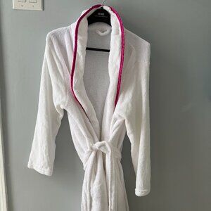 PLUSH Bathrobe Womens NEW Size L/XL Clinique White and Pink